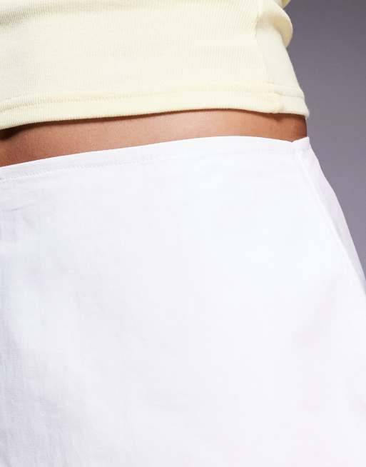 Minifalda pantalón blanca de corte acampanado de algodón Gigi de Princess Polly, 3 de 5
