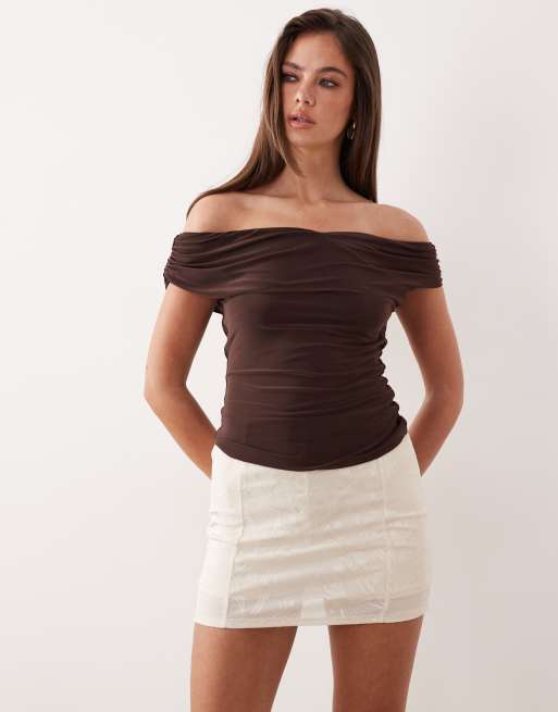 Minifalda pantalón blanco marfil con patrón devoré de tejido satinado de ASOS DESIGN, 2 de 5