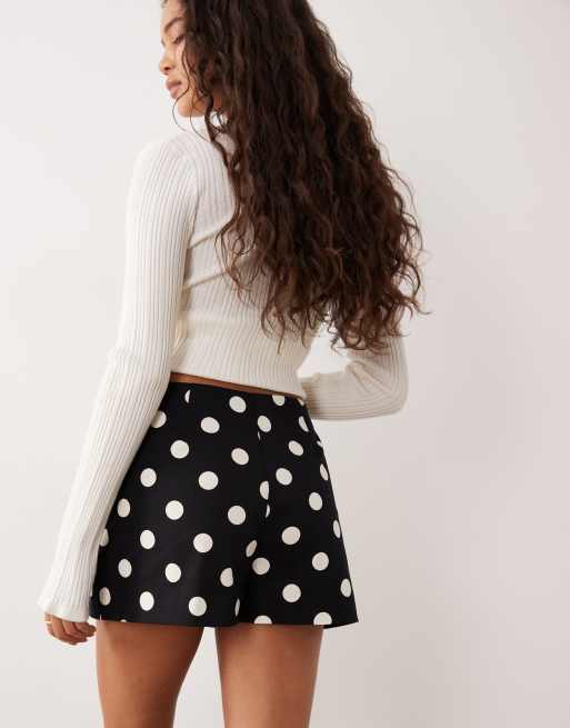 Minifalda pantalón muy corta negra con estampado de lunares de ASOS DESIGN, 5 de 5