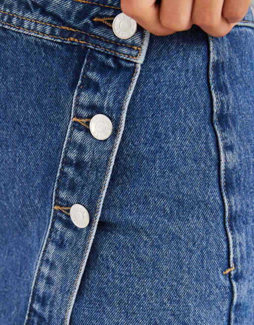 Minifalda pantalón vaquera con lavado azul medio de ASOS DESIGN, 5 de 5