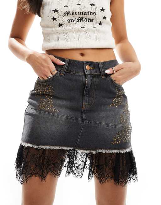 Minifalda para festivales con diseño de pedrería y ribete de encaje de Reclaimed Vintage