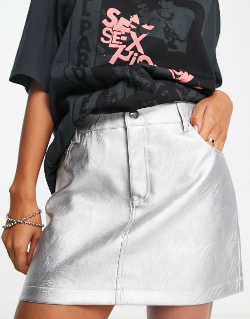 Minifalda plateada metalizada tipo denim de tejido efecto cuero de Topshop