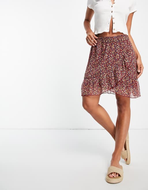 Minifalda roja con estampado floral y volante de JDY