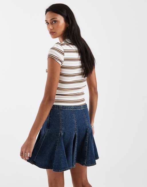 Minifalda vaquera plisada con lavado oscuro y godets de Levi's, 2 de 5