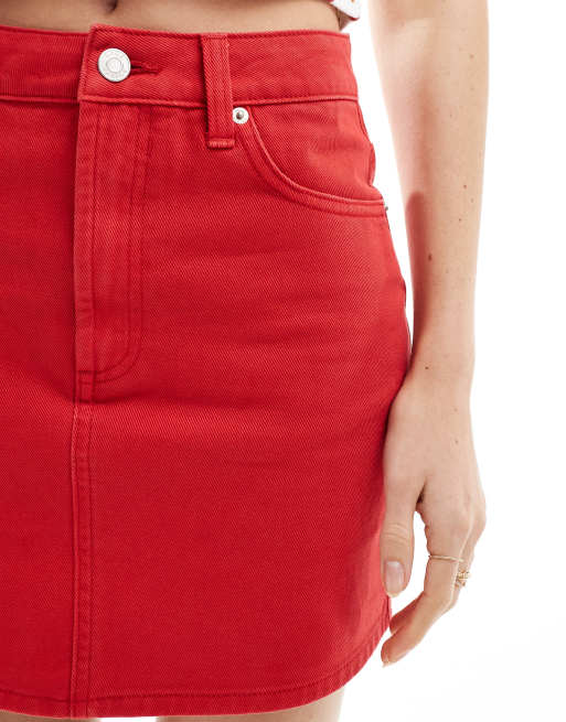 Minifalda vaquera roja de talle alto de ASOS DESIGN, 3 de 5