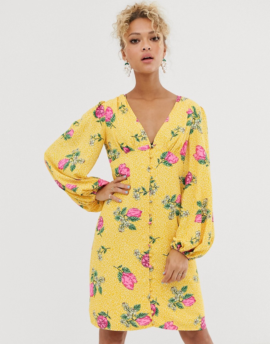 Minikjole med blousonærmer og gennemgående knapper i multiblomstret print fra Never Fully Dressed-Multifarvet