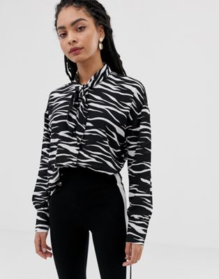 Minimum skjorte med zebra striber fra Moves By-Multifarvet