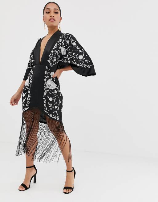 Negrita Que pasa preocuparse Minivestido estilo kimono con bordados florales y bajo de flecos de ASOS  DESIGN Petite | ASOS