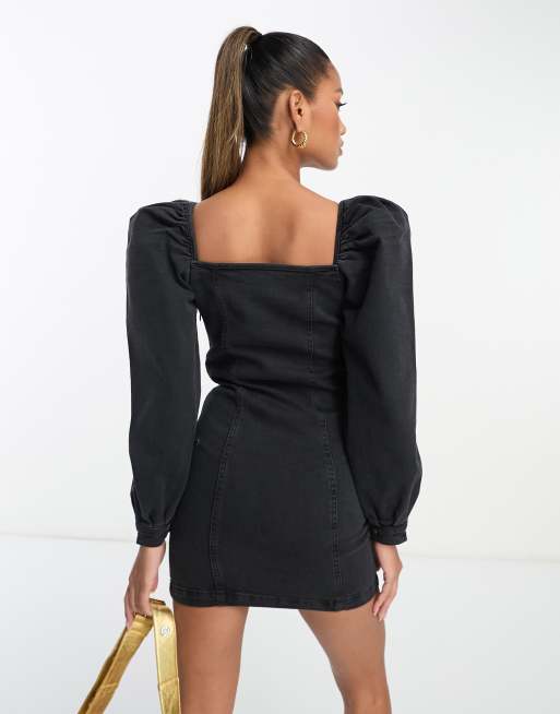 Minivestido vaquero negro desgastado con mangas abullonadas de ASOS DESIGN, 2 de 4