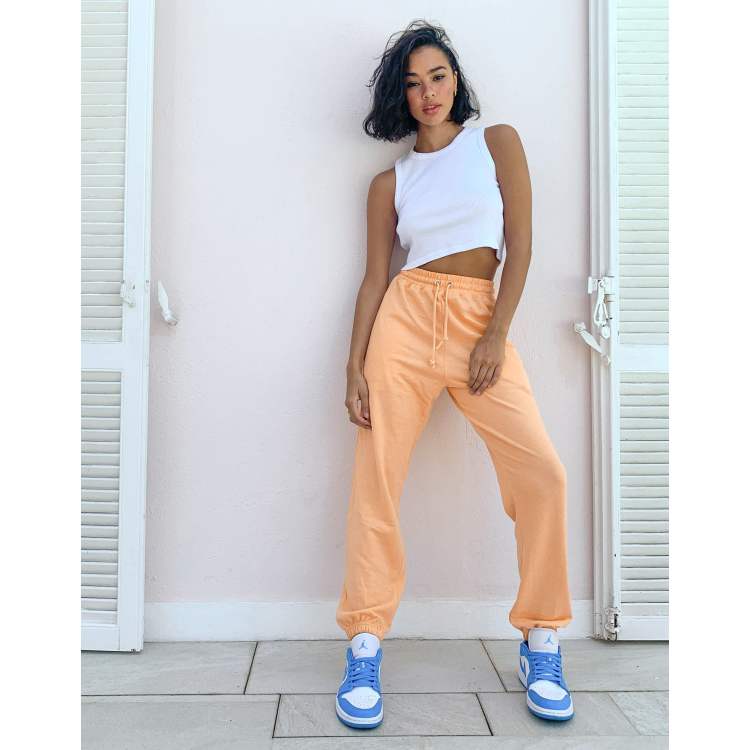 Peach Oversized Joggers as part of an outfit  Topshop outfit, Joggers  outfit women, Womens loungewear