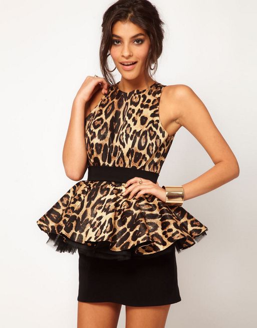 Красивое леопардовое платье