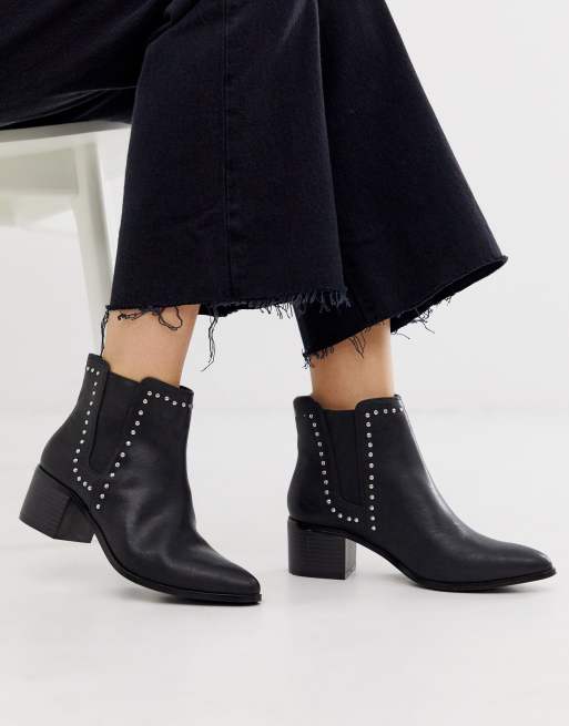 Miss KG - Ankle-Boots mit Absatz und Nieten | ASOS