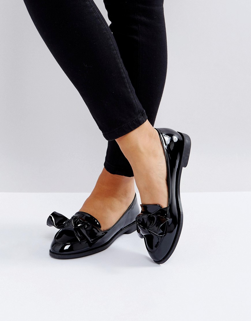 Miss KG - Platte lakleren loafers met strik-Zwart