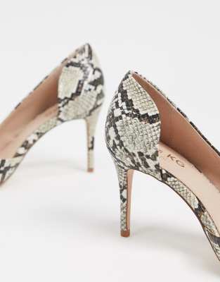 grey court shoes wide fit