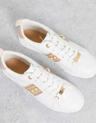 white trainers size 2