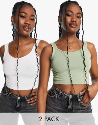 Miss Selfridge – 2er-Pack bauchfreie Tanktops mit herzförmigem Ausschnitt in Weiß und Salbeigrün 