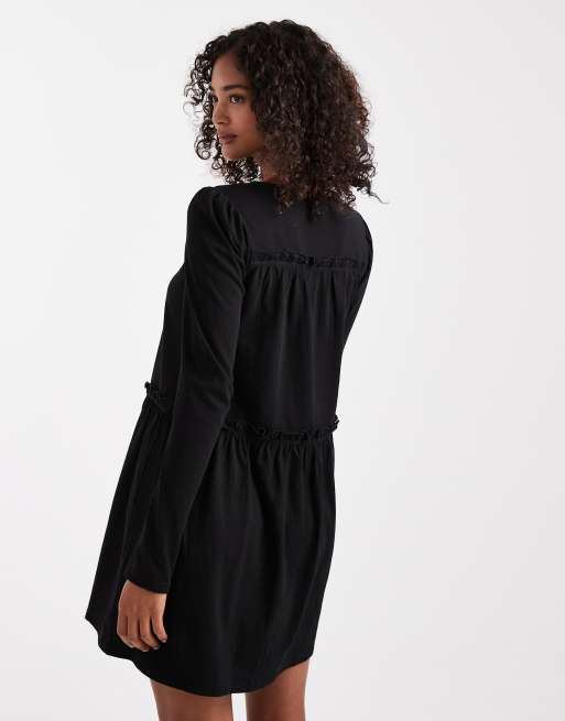 Miss Selfridge - Aangerimpelde mini jurk met ruches in zwart, 4 van 4