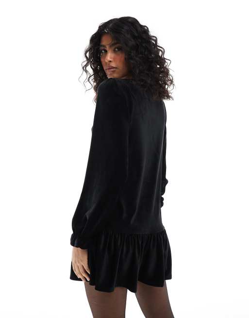 Miss Selfridge - Aangerimpelde ribfluwelen jurk met V-hals in zwart, 4 van 4