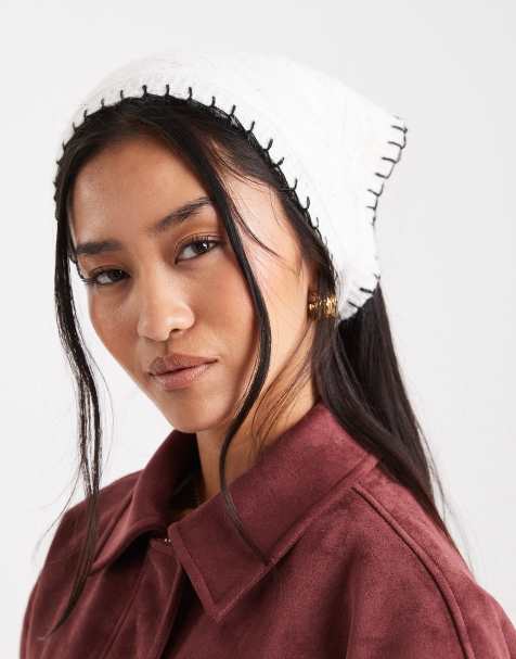 Miss Selfridge - Ajourgebreide driehoekige minisjaal met festonsteek in crème met zwarte stiksels - view 1