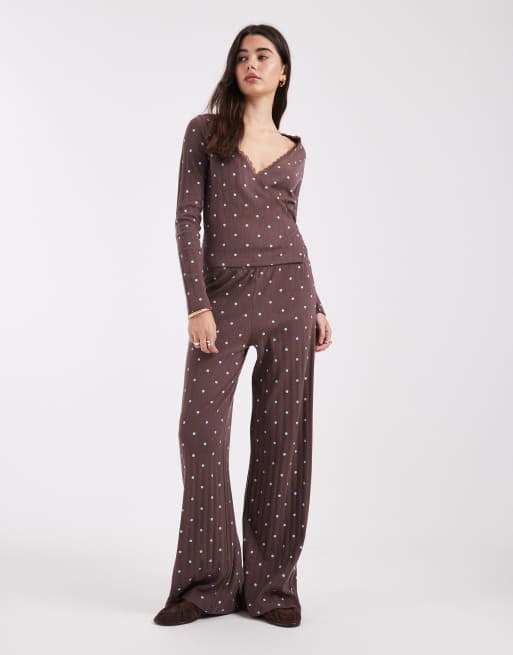 Miss Selfridge - Ajourgebreide overslagtop in chocoladebruin met stippen, 2 van 4