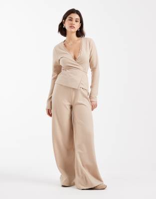 Miss Selfridge - Angeraute Hose in Pilzbraun mit weitem Bein und Waffelstruktur-Brown