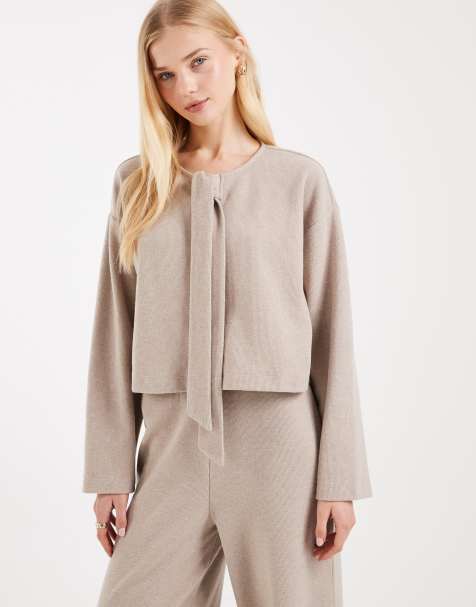 Miss Selfridge – Angeraute Strickjacke in Hellbeige mit Bindedetail, Kombiteil - view 1