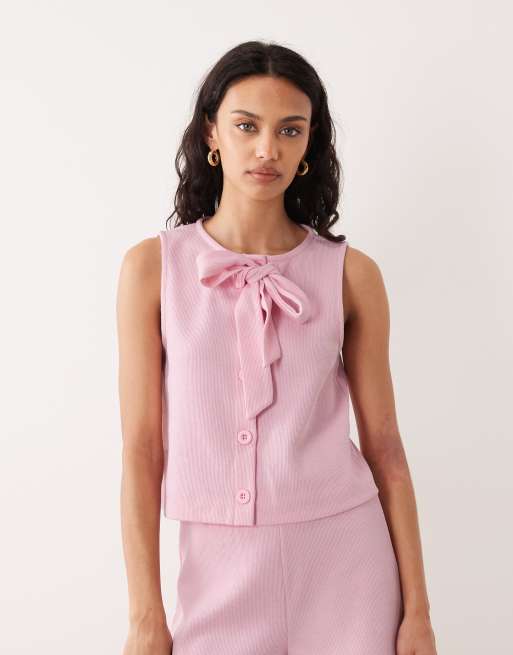 Miss Selfridge – Set mit ärmellosem Oberteil mit Bindedetail vorne und Knopfleiste, 3 von 3