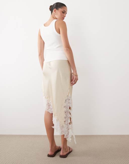Miss Selfridge – Asymmetrischer Maxirock aus Satin in Buttermilchgelb, 5 von 5