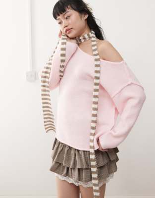 Miss Selfridge - Asymmetrischer, schulterfreier Strickpullover in Rosa mit lockerem, bequemem Schnitt