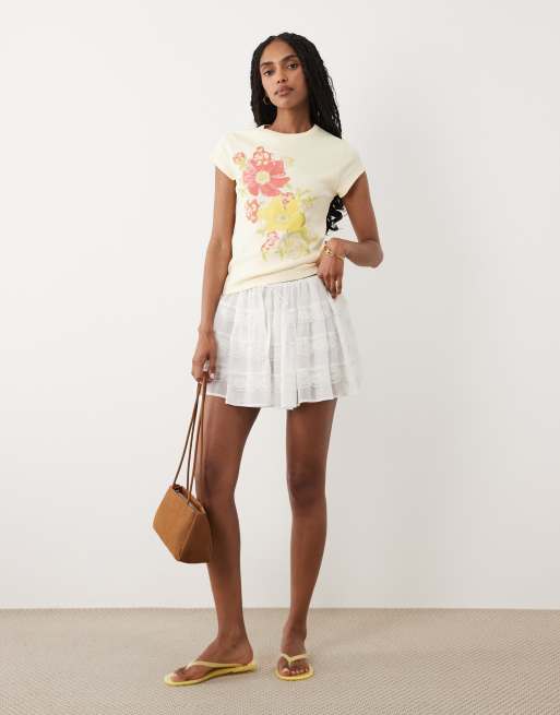 Miss Selfridge baby tee à imprimé fleuri jaune buttermilk, 4 de 4