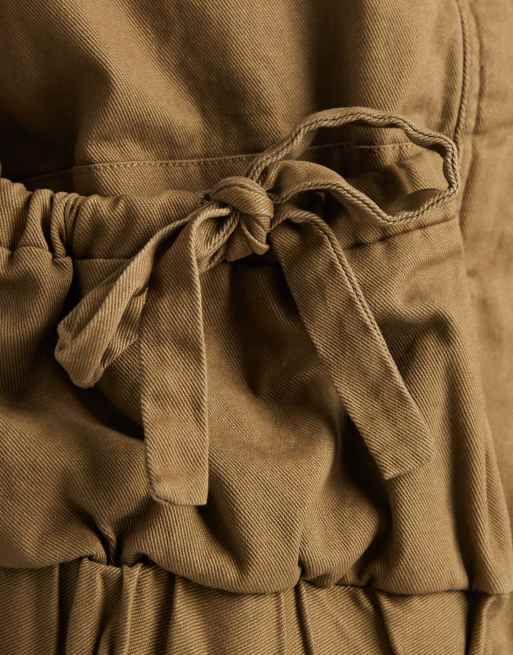 Miss Selfridge – Baumwoll-Jacke in Khaki mit Reißverschluss und Schleifendetail, 3 von 4