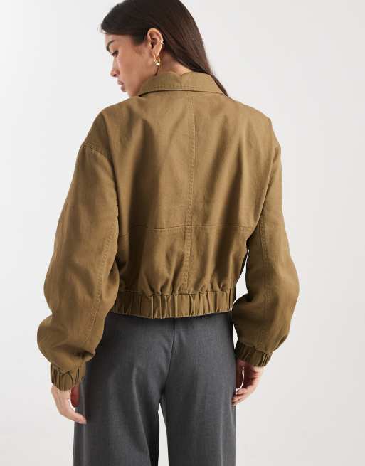 Miss Selfridge – Baumwoll-Jacke in Khaki mit Reißverschluss und Schleifendetail, 4 von 4