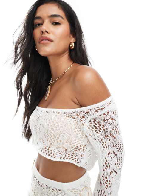 Miss Selfridge beach crochet long sleeve super crop top in cream, 3 of 4
