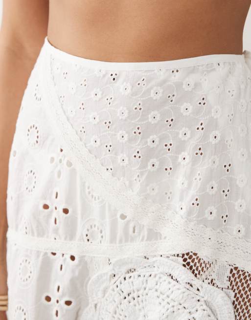 Miss Selfridge beach tie side broderie patchwork maxi skirt in cream, 4 of 5