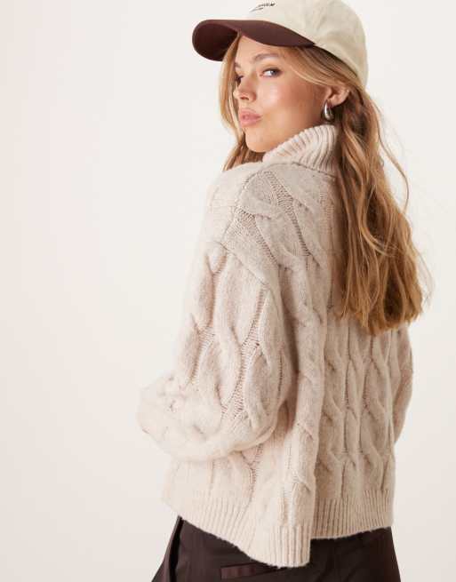 Miss Selfridge – Beige, kabelstickad, mysig tröja med hög krage, 3 av 4