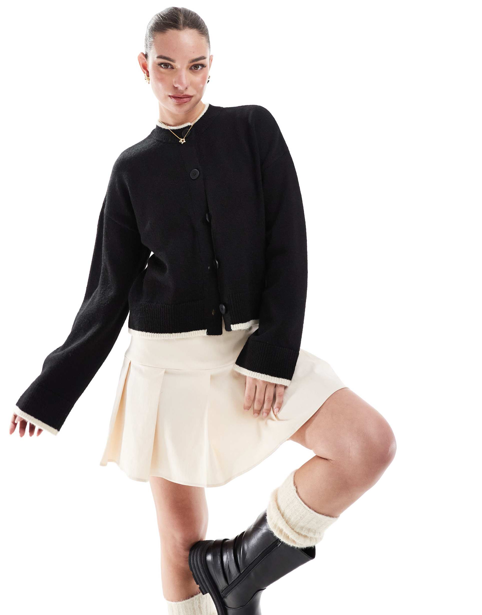 miss selfridge bengaline pleated mini skirt in cream