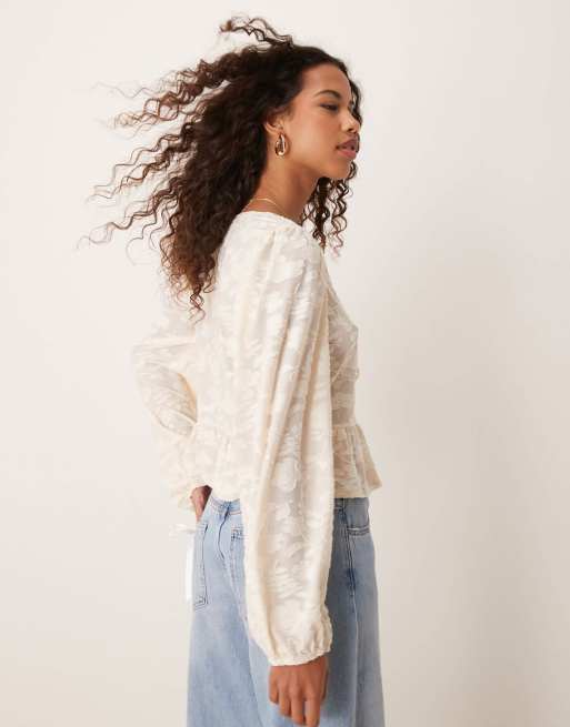 Miss Selfridge – Benvit topp i spets och jacquard med knytning framtill, 4 av 4
