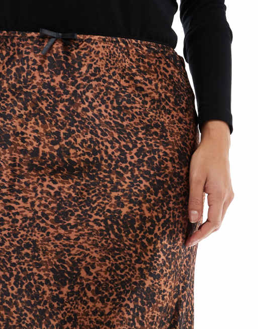 Miss Selfridge bias cut maxi skirt in animal print, 3 of 5