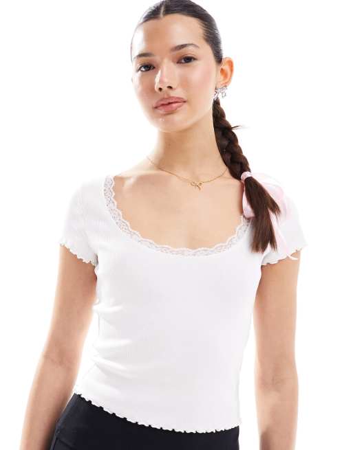 Miss Selfridge – Biały T-shirt z dzianiny pointelle z okrągłym dekoltem i koronkowym wykończeniem