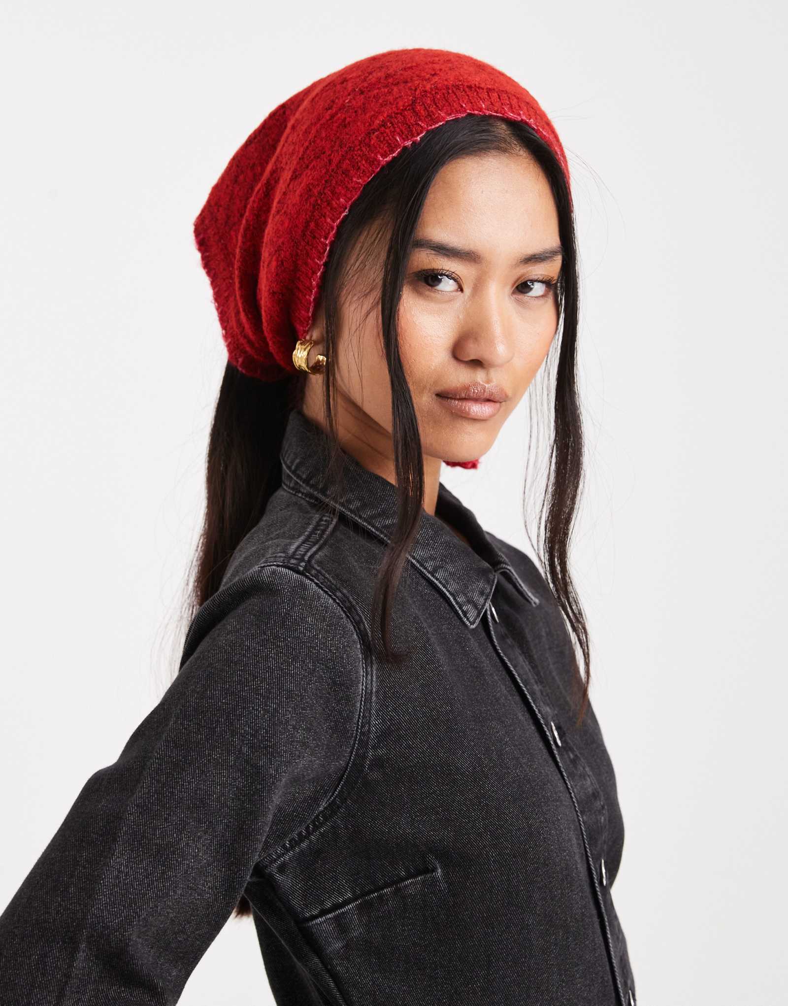 Мини-шарф Miss Selfridge blanket stitch pointelle triangle красного цвета с нежно-розовой строчкой