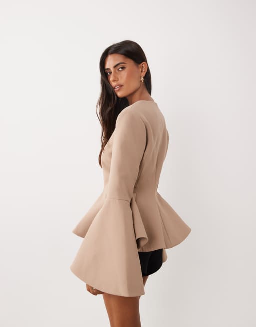 Miss Selfridge Blazer mit Taillennaht, Schößchen und ausgestellten Ärmeln, 4 von 4