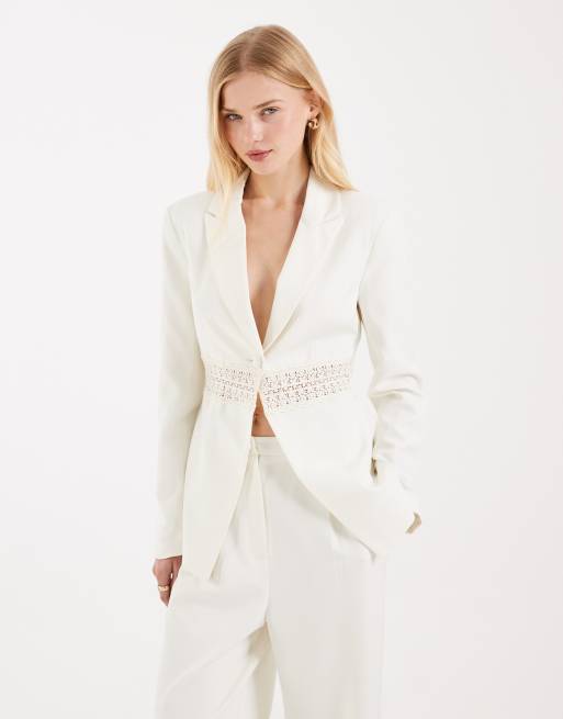 Miss Selfridge - Blazer stretto in vita con inserto in pizzo color avorio in coordinato