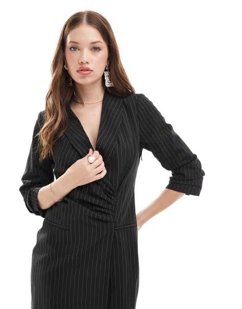 Miss Selfridge – Blazerkleid mit Nadelstreifen und gerafftem Detail - view 1