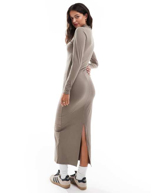 Miss Selfridge - Blød maxikjole med lange ærmer og høj hals i beige, 3 af 4