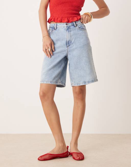 Miss Selfridge – Blekta, tvättade, långa jeansshorts, 2 av 5
