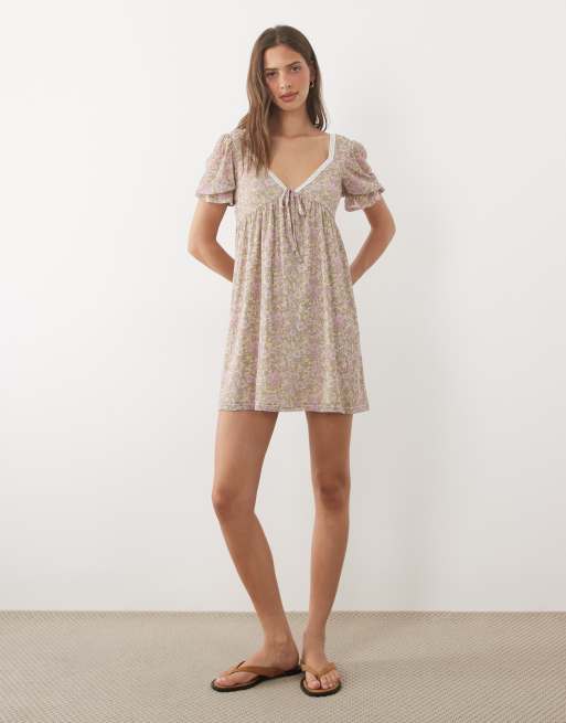 Miss Selfridge – Blommig miniklänning i babydoll-modell med puffärmar, 4 av 4