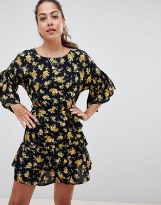 Miss Selfridge – Blommig teaklänning med volangärmar-Flerfärgad