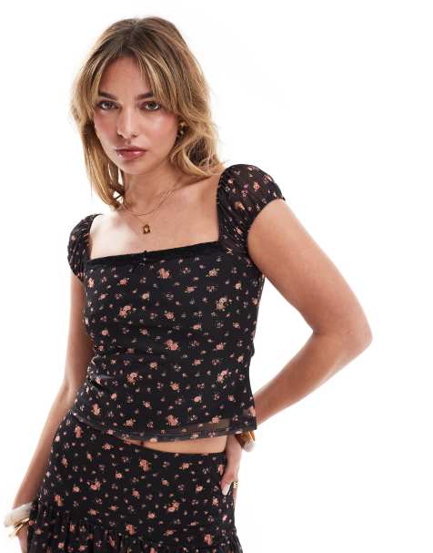 Miss Selfridge – Blommig topp i mesh med spetskanter - view 1