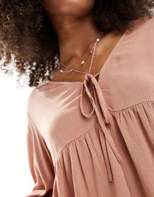 Miss Selfridge - Blouse met gestrikte voorkant en peplum in mokka, 3 van 4