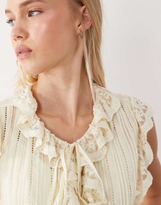 Miss Selfridge - Blouse van chiffon met gestrikte voorkant en kanten rand in ecru, 3 van 4